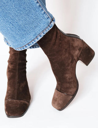 Stiefeletten aus Velours mit Blockabsatz