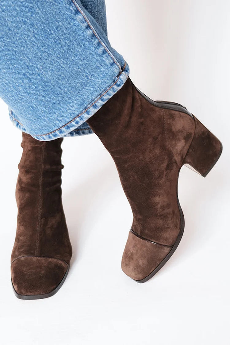 Stiefeletten aus Velours mit Blockabsatz