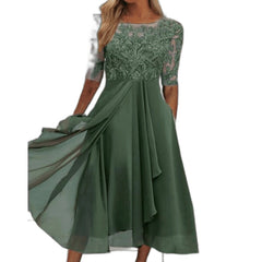 Midikleid Spitze Chiffonrock vor weißem Hintergrund