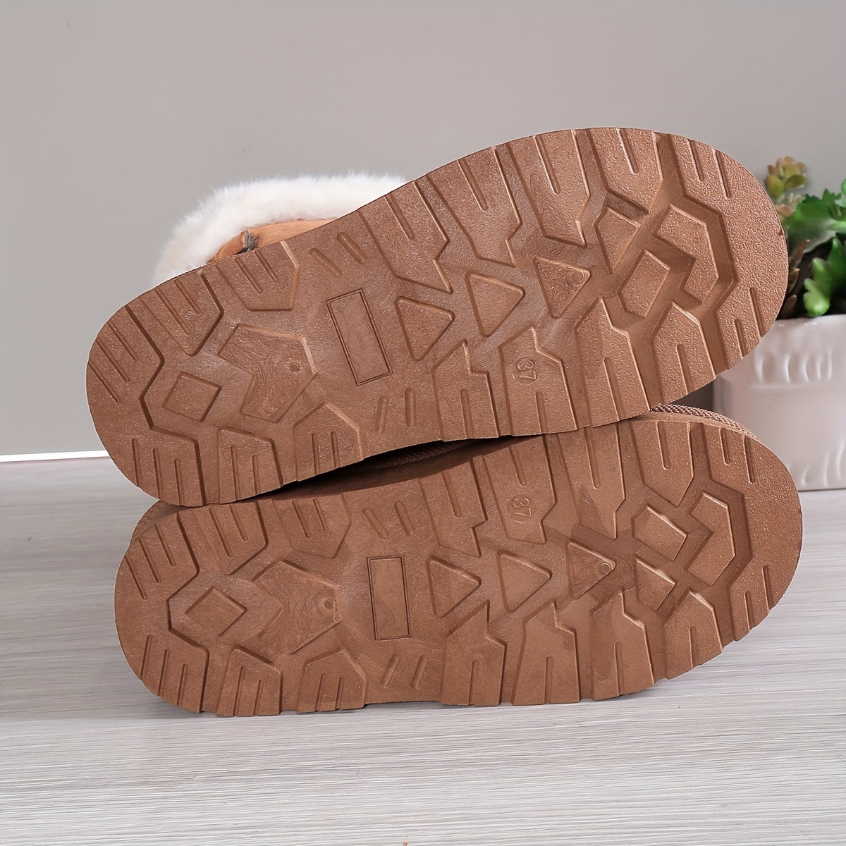 Winterstiefel mit Plüschfutter und Schleifendetail