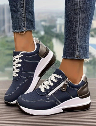 Plateausneaker mit Reißverschluss und Schnürung