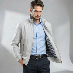 Blousonjacke für Herren mit Stehkragen und gestreiften Bündchen, Produktbild 2