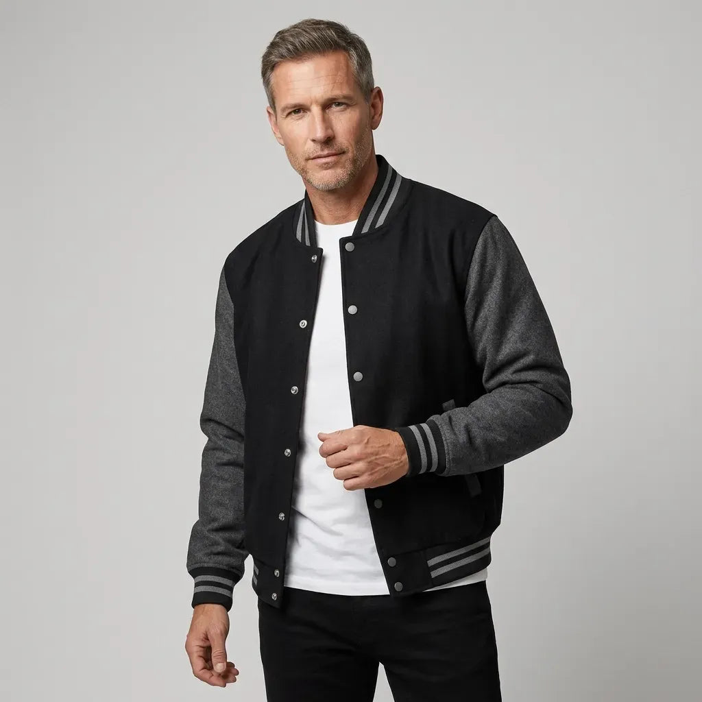 Collegejacke für Herren mit Druckknöpfen im Regular Fit