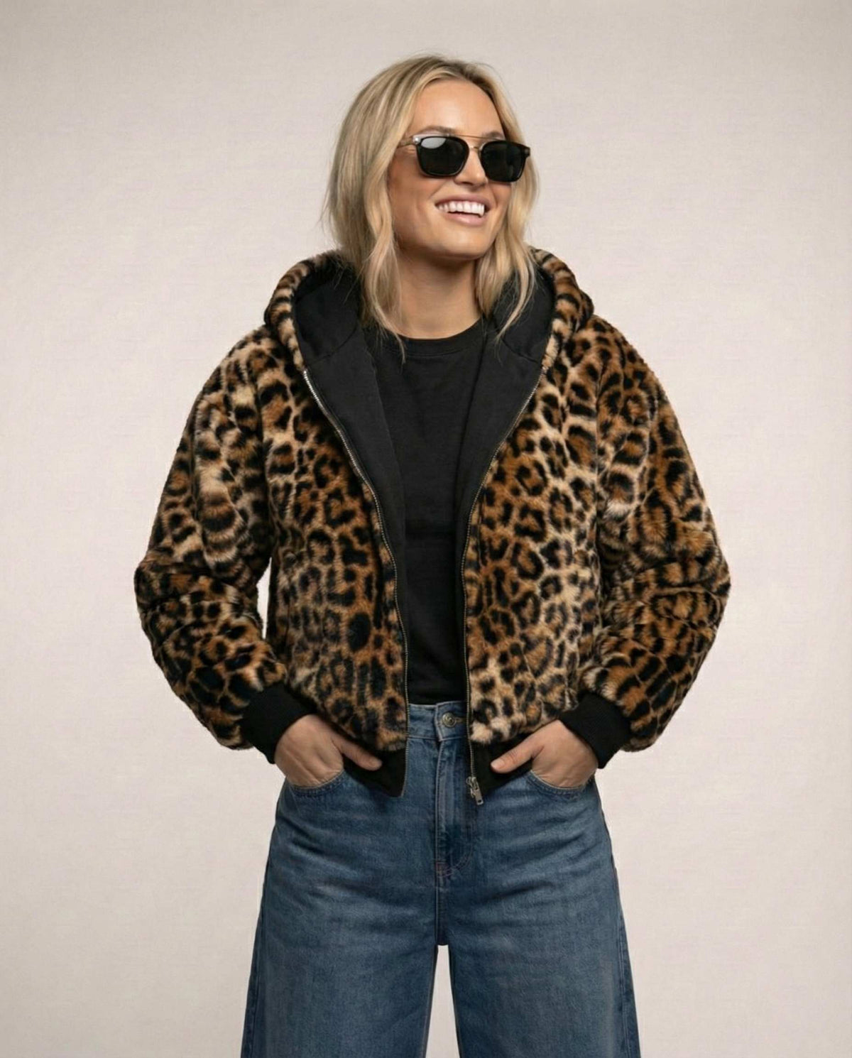 Wendebomberjacke für Damen mit Kapuze und Leopardenfutter, Produktbild 5