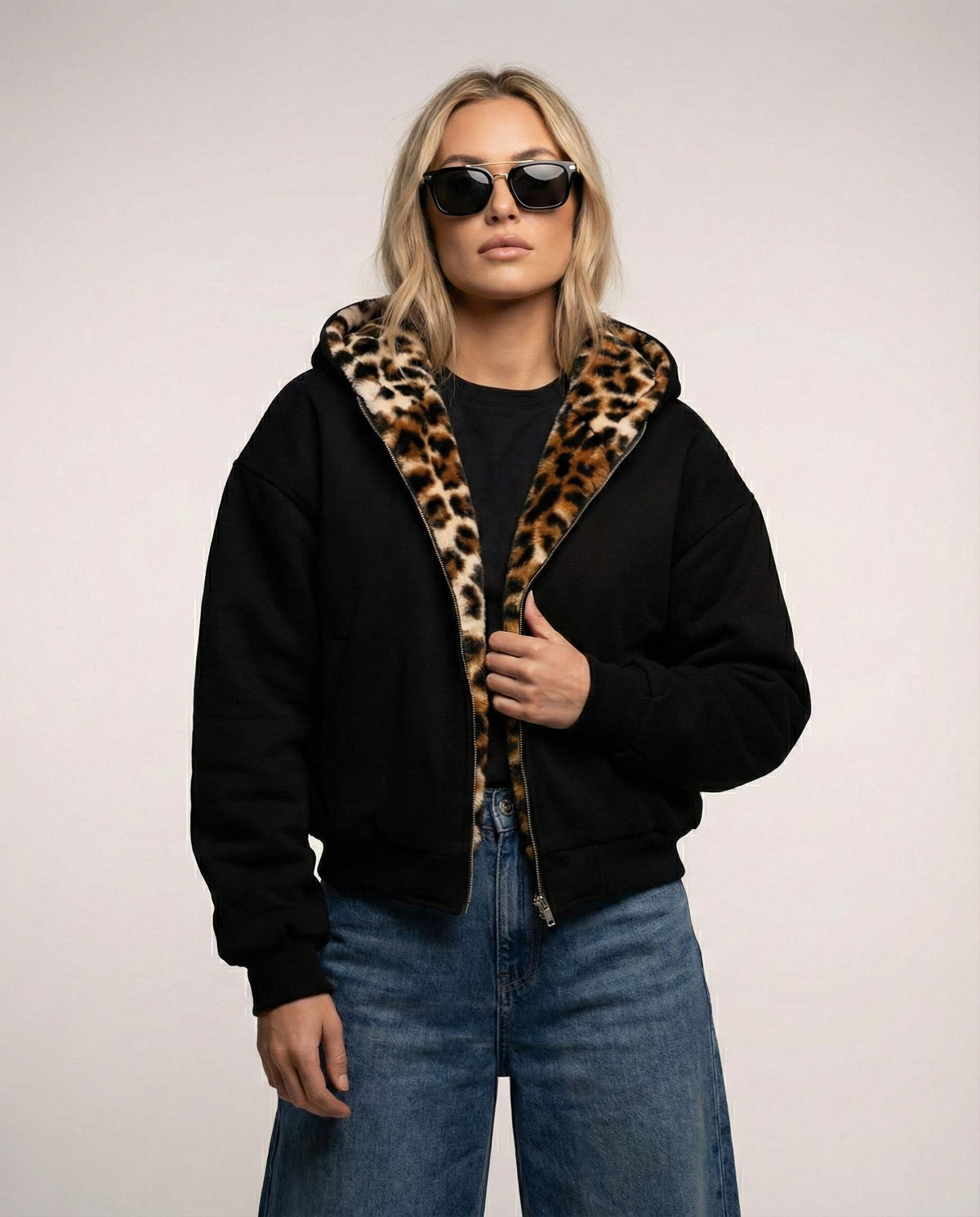 Wendebomberjacke für Damen mit Kapuze und Leopardenfutter, Produktbild 3