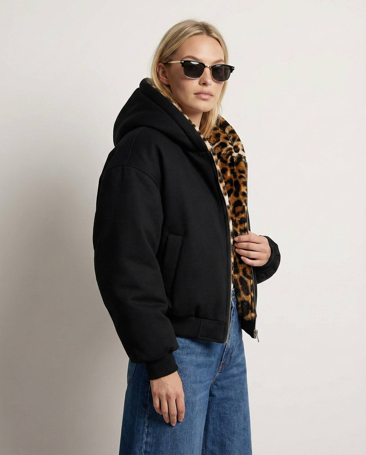 Wendebomberjacke für Damen mit Kapuze und Leopardenfutter, Produktbild 4